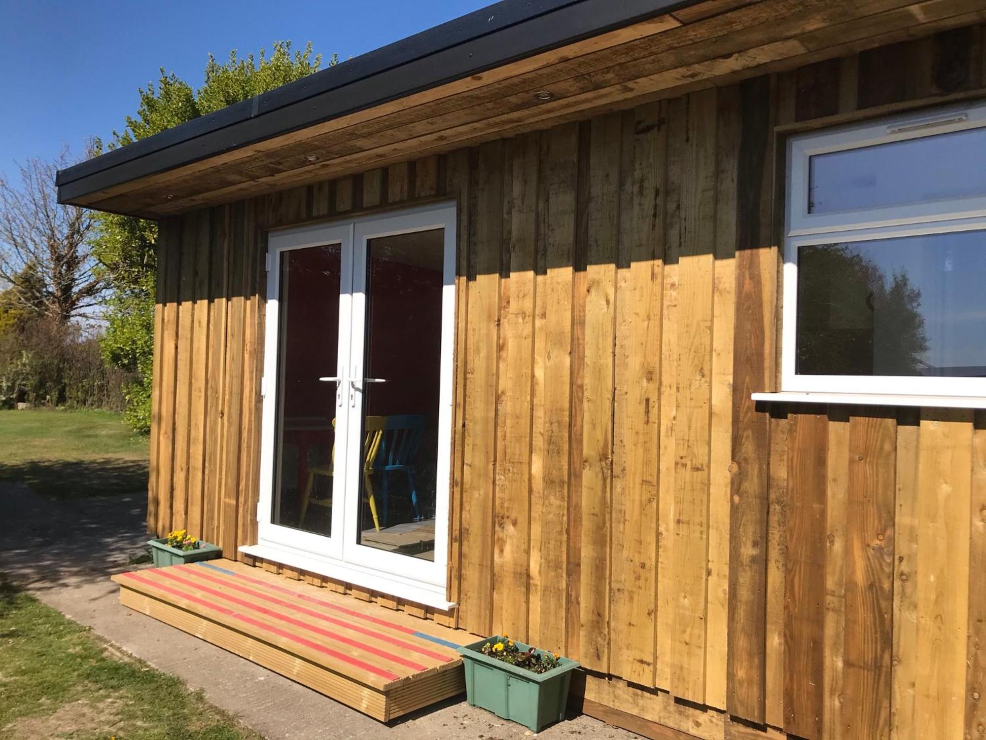 Woodpecker Glamping Cabin ボドミン エクステリア 写真